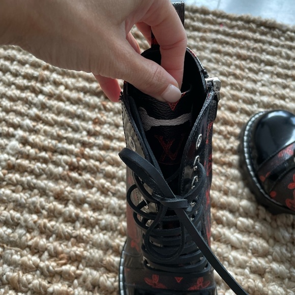 LV x Grace Coddington Catogram Star Trail Boots - Picture 5 of 8